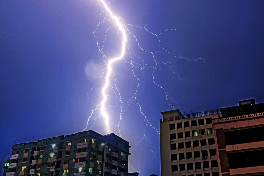 Lightning strikes leave three dead in Rajshahi