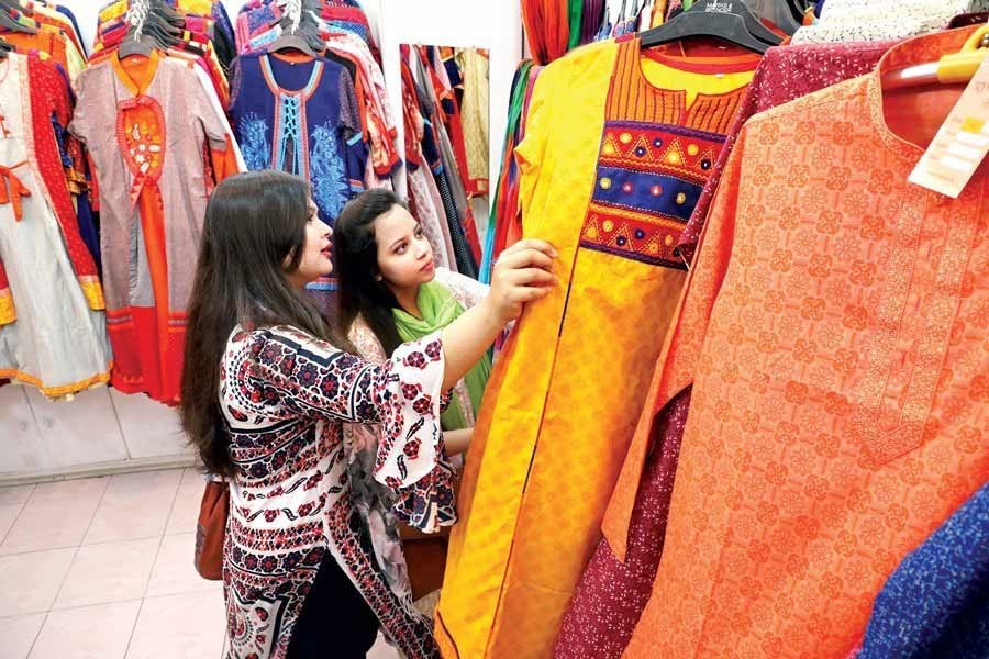 Eid shopping reaches peak in city
