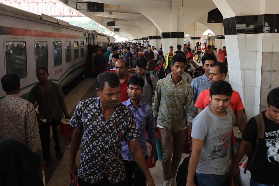 Over one million holidaymakers leaving Dhaka on Saturday
