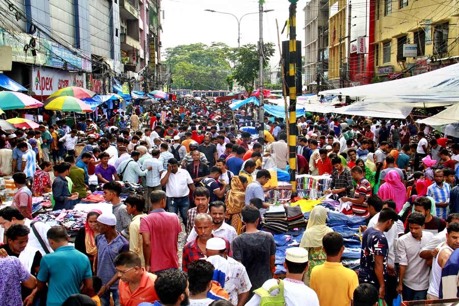 Eid shopping: City dwellers cramming up shopping outlets