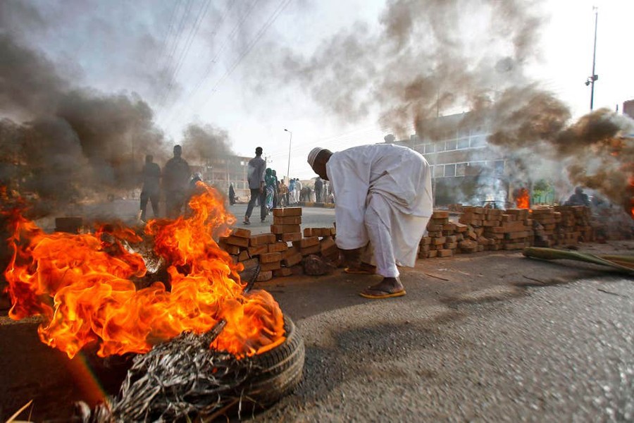 Sudan crisis: 40 bodies pulled from Nile