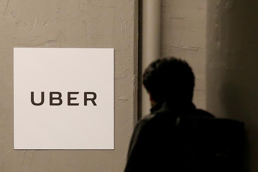 Two top Uber executives step aside