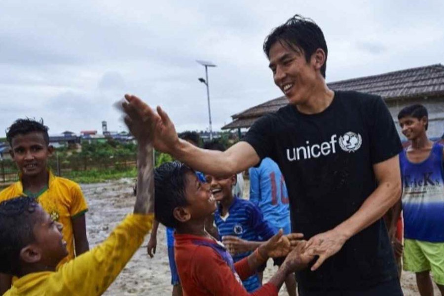 Japanese footballer  visits Cox’s Bazar Rohingya camps