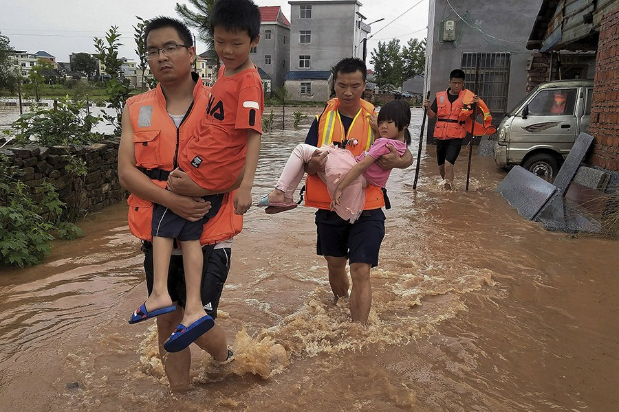 China flood death toll hits 61