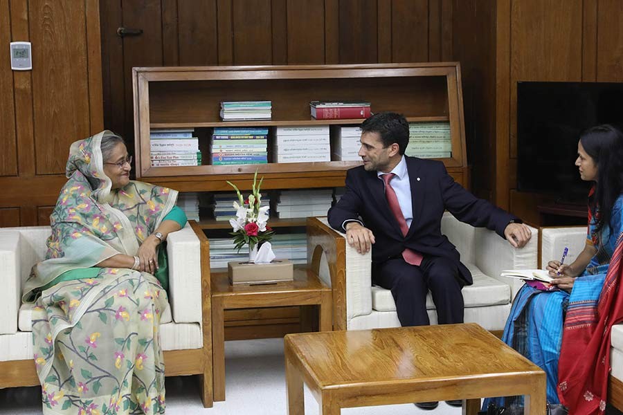 Int'l bodies should be active for Rohingya repatriation: PM