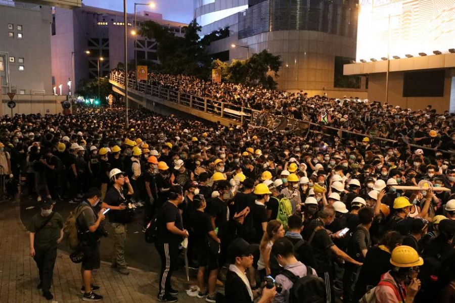 Protesters gather outside police headquarters in Hong Kong, China June 21, 2019 - REUTERS/Ann Wang