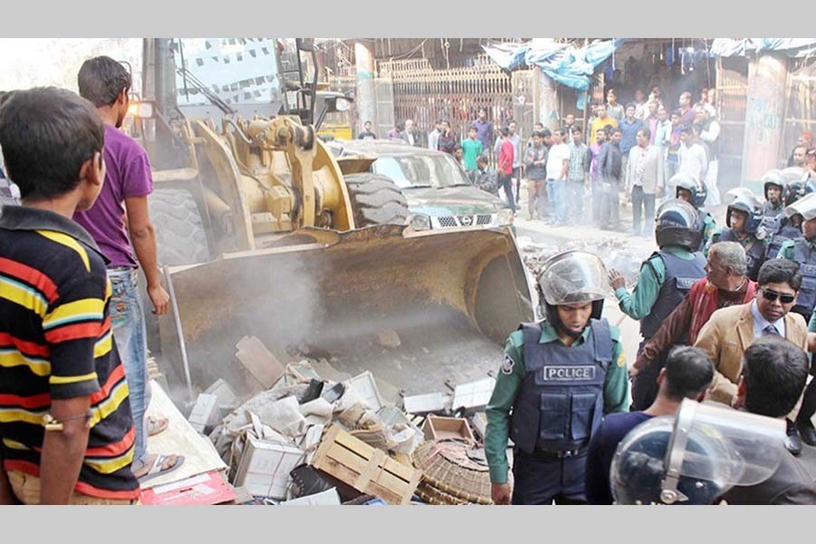 Drive against footpath encroachers   