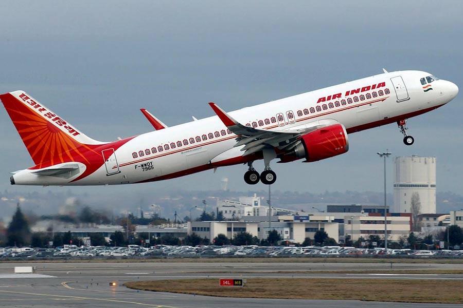 Air India issues apology after banning Zamzam water