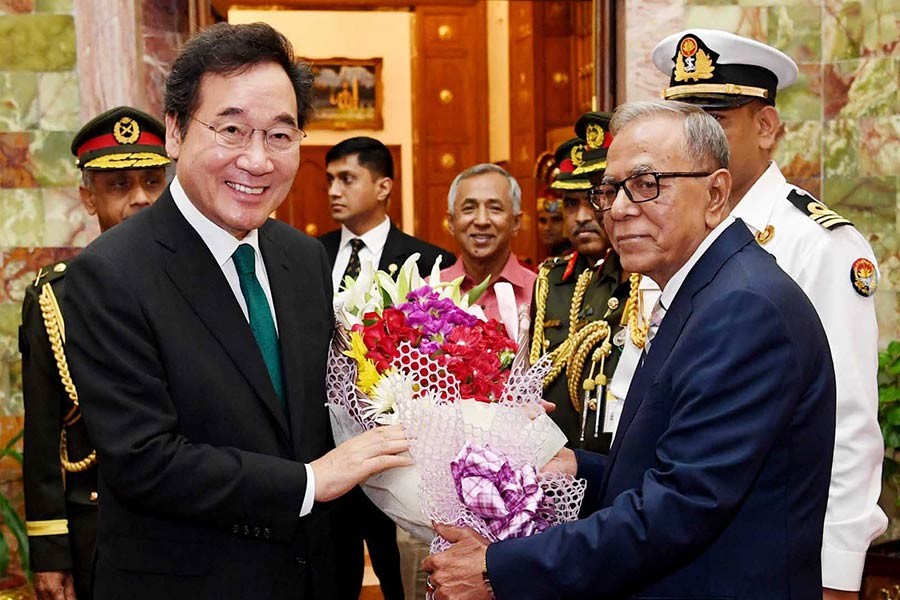 South Korean PM pays courtesy call on President