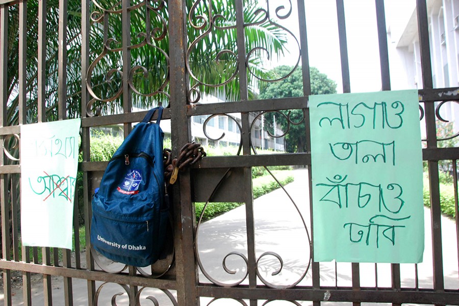 DU students lock academic, admin buildings for third day
