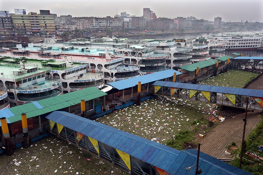 Strike brings water transport to a standstill