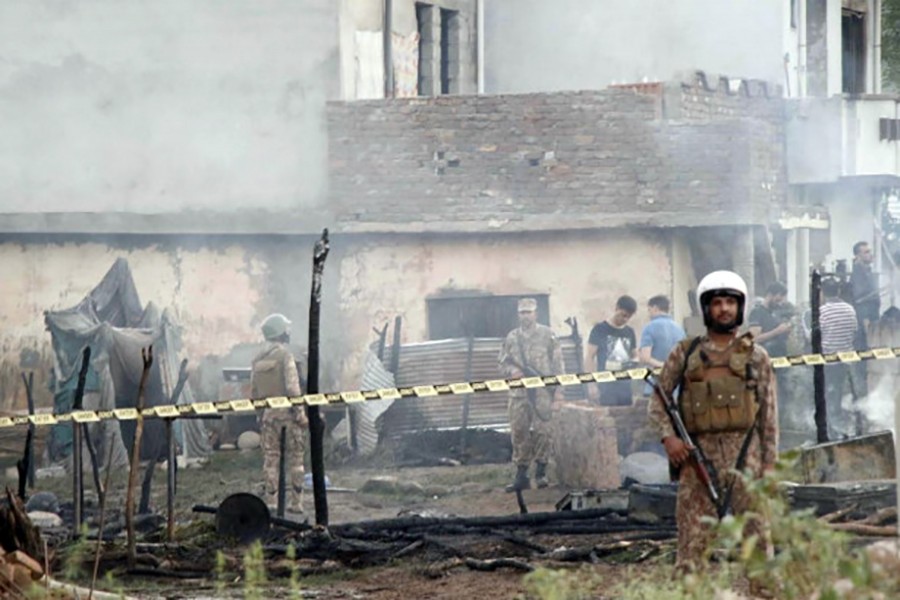 Pakistani military plane crashes, killing 17
