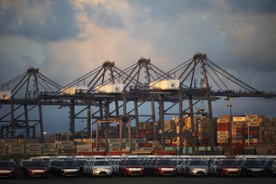 Cars and containers are seen in the port of Lazaro Cardenas, Mexico on November 20, 2013 — Reuters/Files