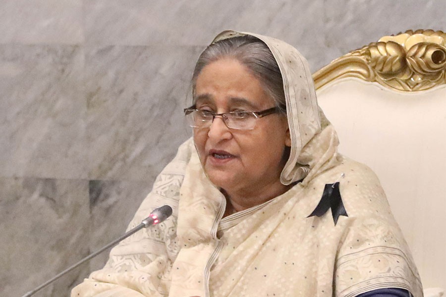 Undertake development projects on priority basis: PM