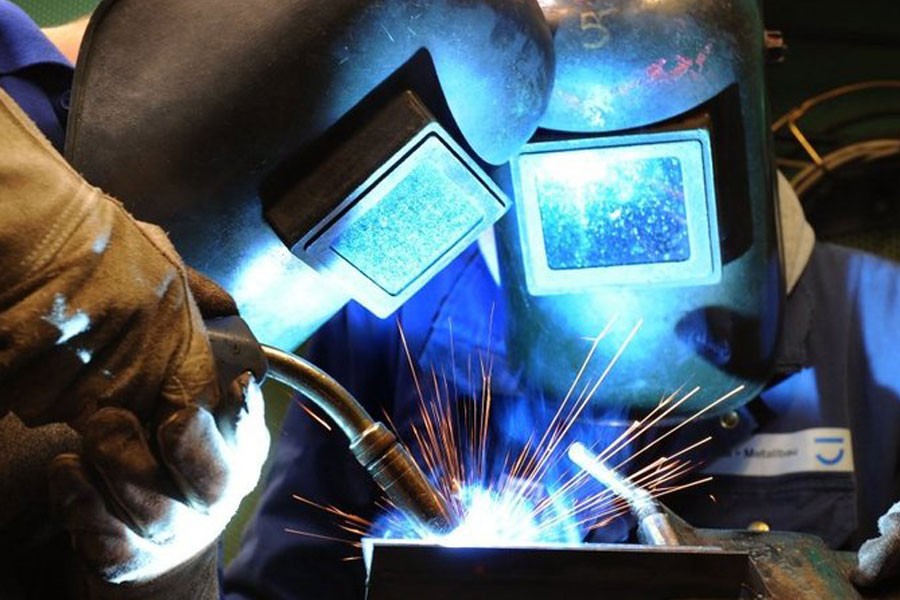 Metal-working apprentices train in Leipzig, Germany, in 2010 - Photo: Waltraud Grubitzsch/DPA/Landov