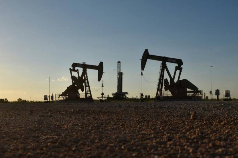 Brent oil holds above $60 as  lower inventories boost WTI