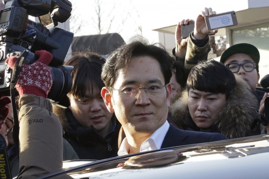 Samsung chief may face more jail term after corruption retrial