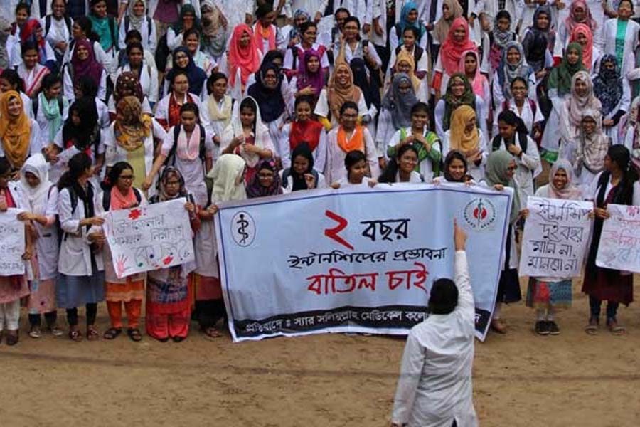 Medical students furious at proposed two-year internship