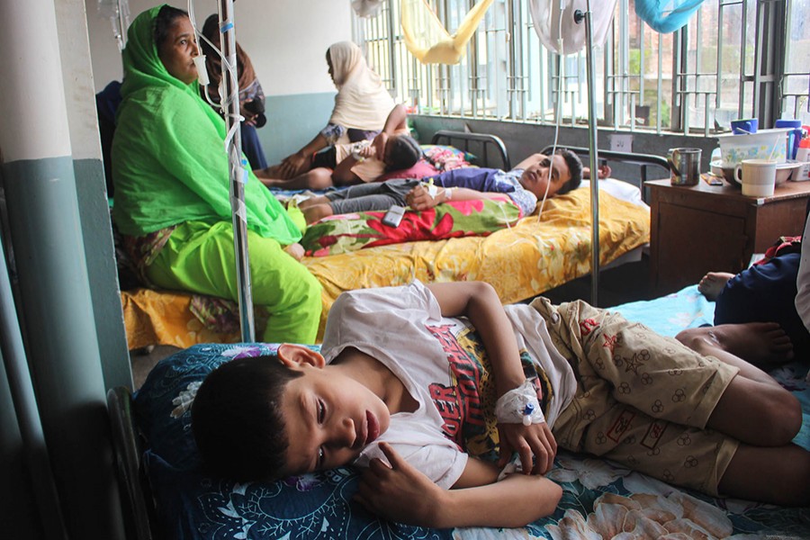 902 new dengue patients hospitalised in 24 hours