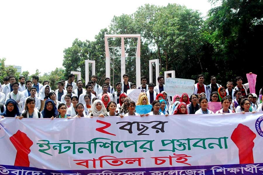 Medical students continue protests against two-year internship