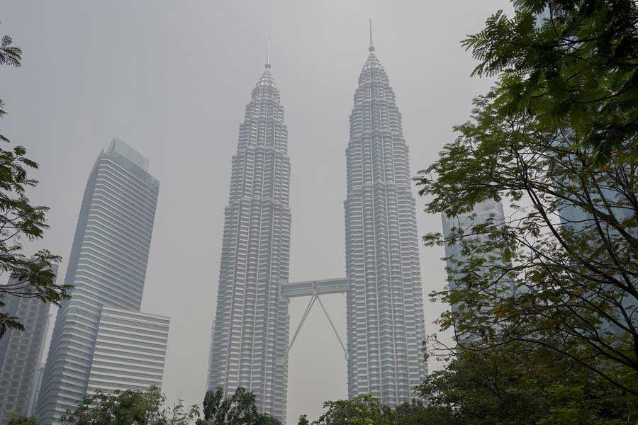 Hundreds of school close in Malaysia after air quality deteriorates