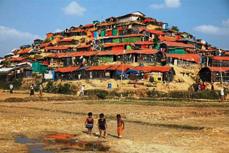 World must find solution for Rohingyas: Japan