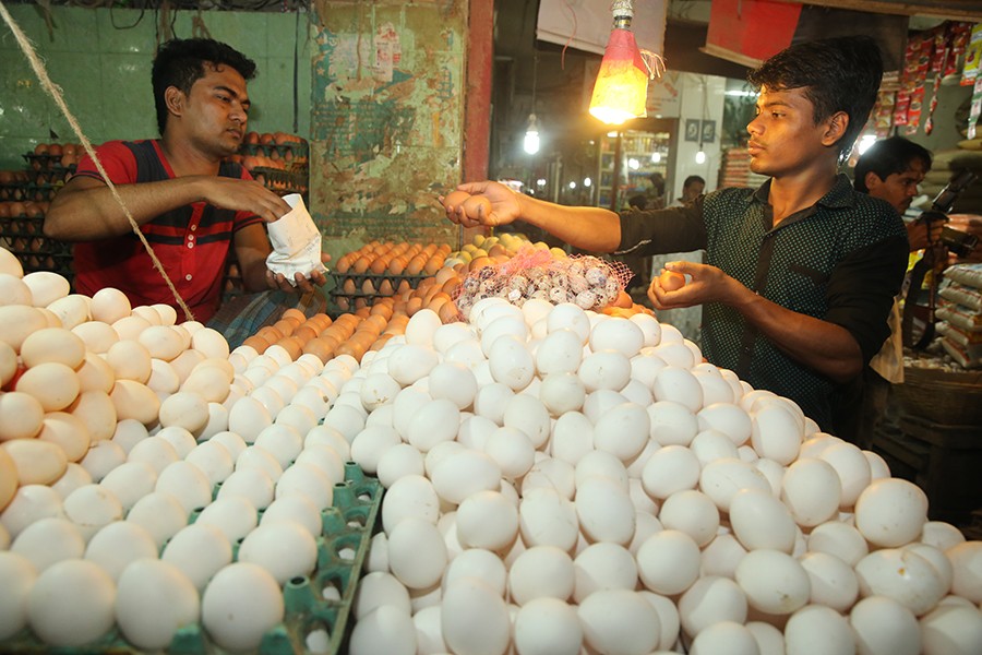 Price hike of egg and onion adds to consumers' woes
