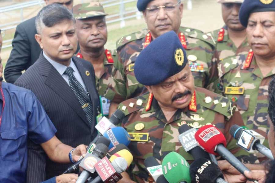 Army chief hails ongoing drives against corruption, casinos