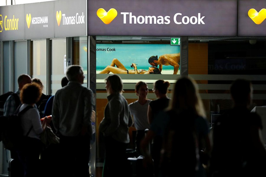 Thomas Cook collapse: UK to repatriate 16,000 people Thursday
