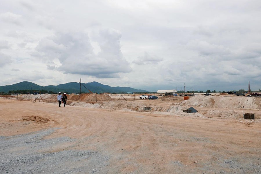 Workers walking on a construction site in Thailand's Eastern Economic Corridor industrial zone, Chonburi, Thailand. The photo was taken on July 25 this year.  -Reuters Photo