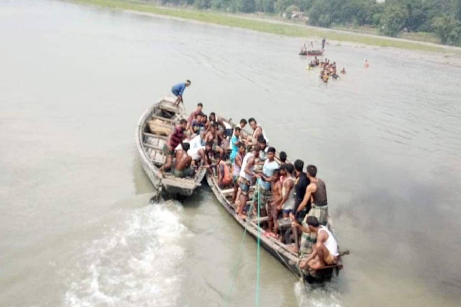 10 go missing as passenger boat sinks in Teesta River