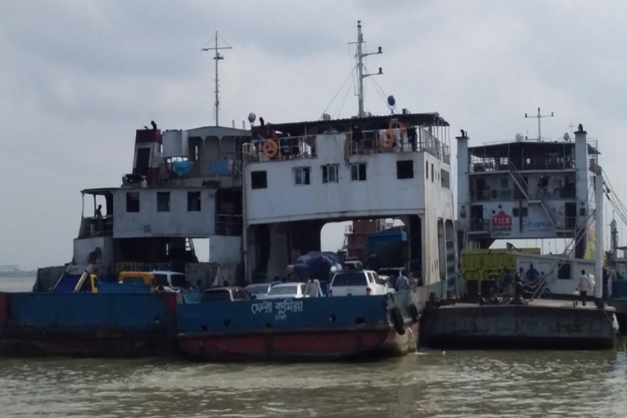 Shimulia-Kathalbari ferry services resume after 12 hrs