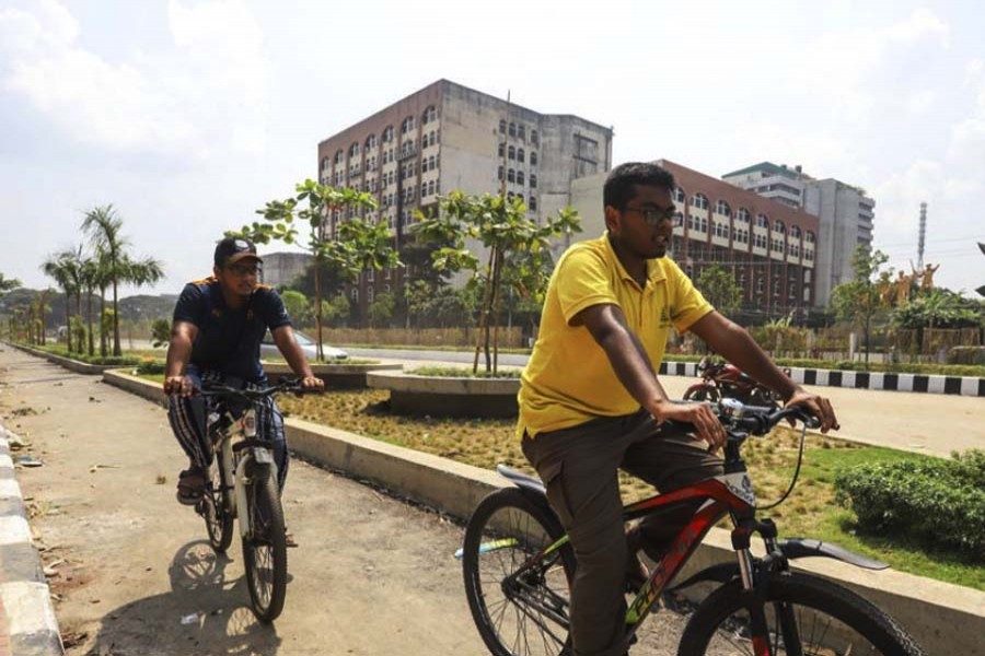 DNCC constructs bicycle lane in Agargaon