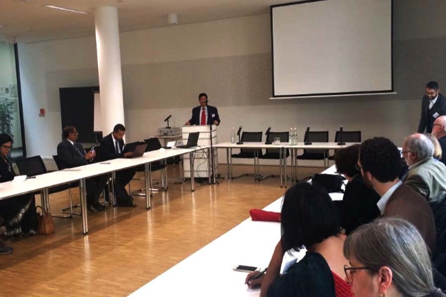 Foreign minister seeks German investment in BD
