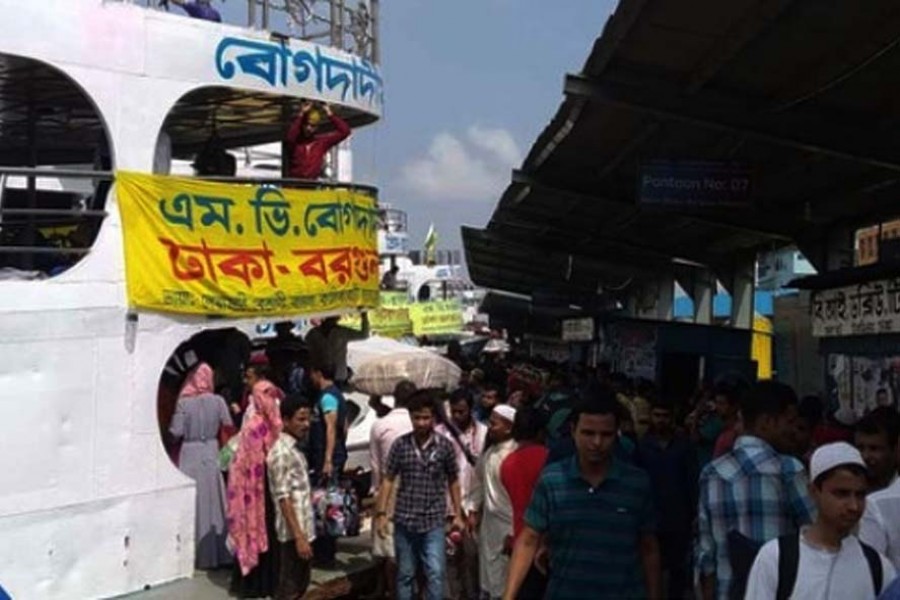 ‘Employer’ kills canteen boy inside launch in Sadarghat
