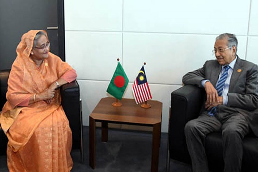 Malaysia to continue work to recruit more Bangladeshi workers: Mahathir