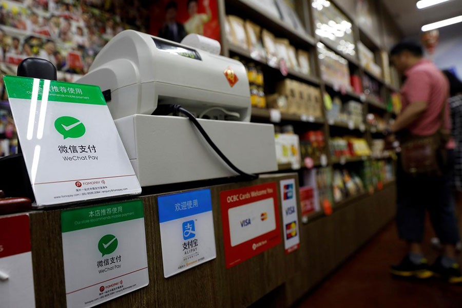 China's Alipay, WeChat open to international cards
