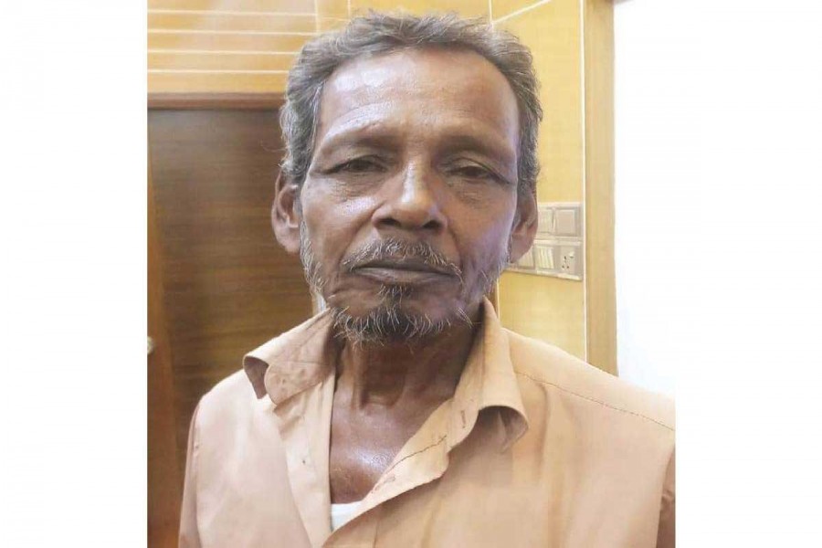 Rickshaw puller returns Tk 2.0m to owner in Bogura