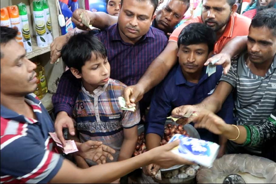 Price hike rumour: People  scrambling to buy salt