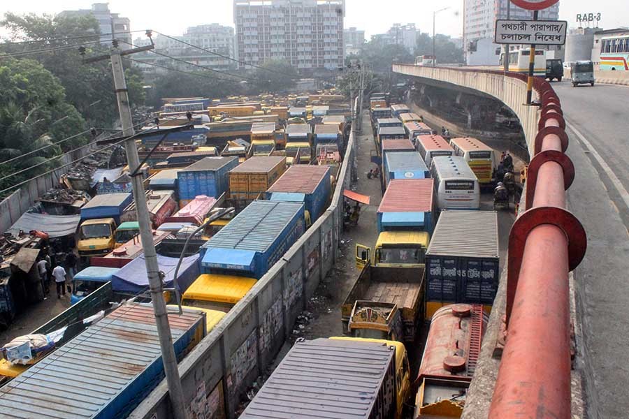 Truckers call indefinite strike