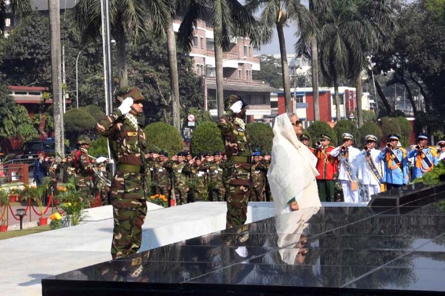 PM pays tribute to Armed Forces martyrs