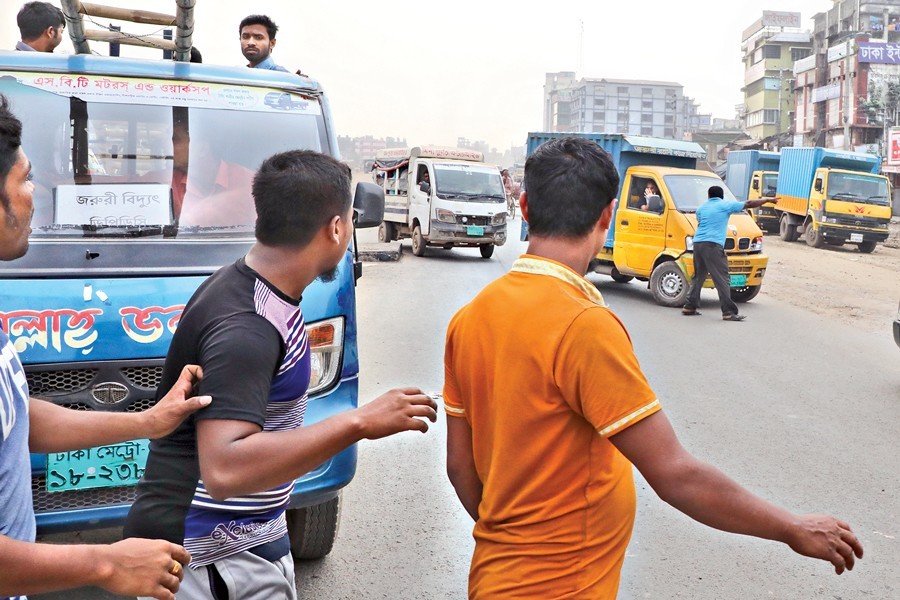 Transport deadlock smoulders on