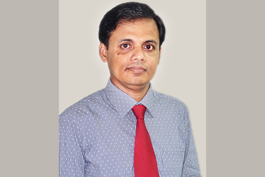 FE Economic Editor AZM Anas clinches UNCA Award