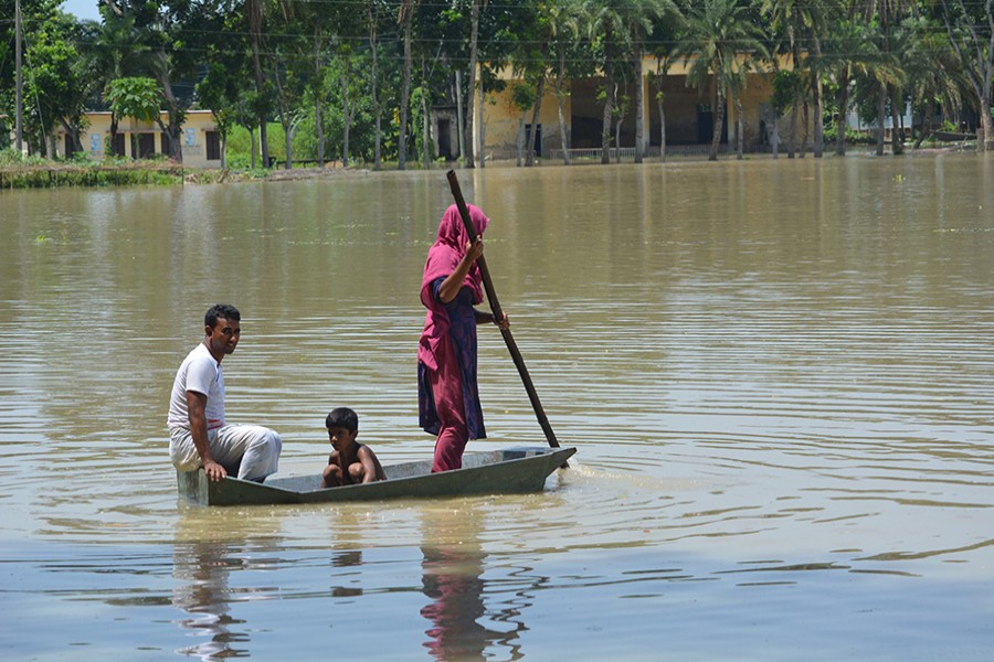 Climate change: Floods predicted to displace 50m people a year
