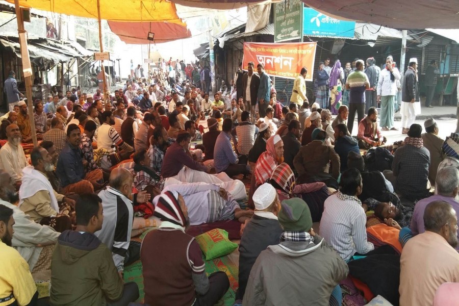 Jute mill workers postpone strike for three days