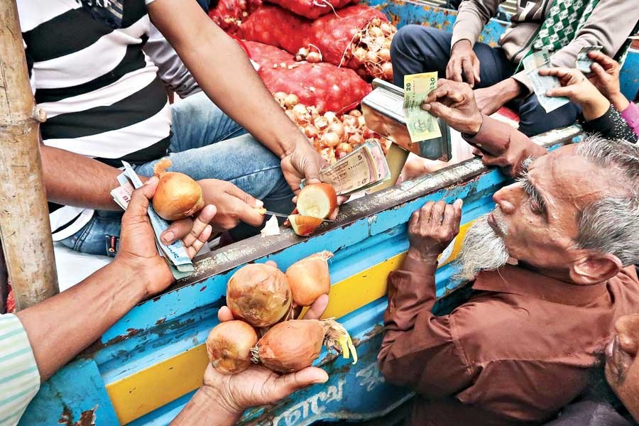 Supply rise slightly cuts onion prices