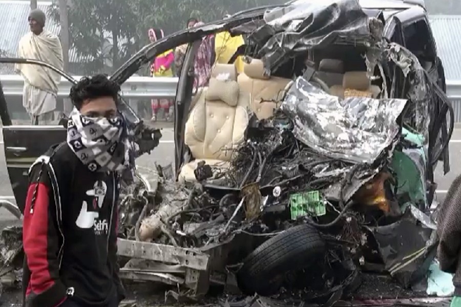Four of a family among six die in Faridpur road crash