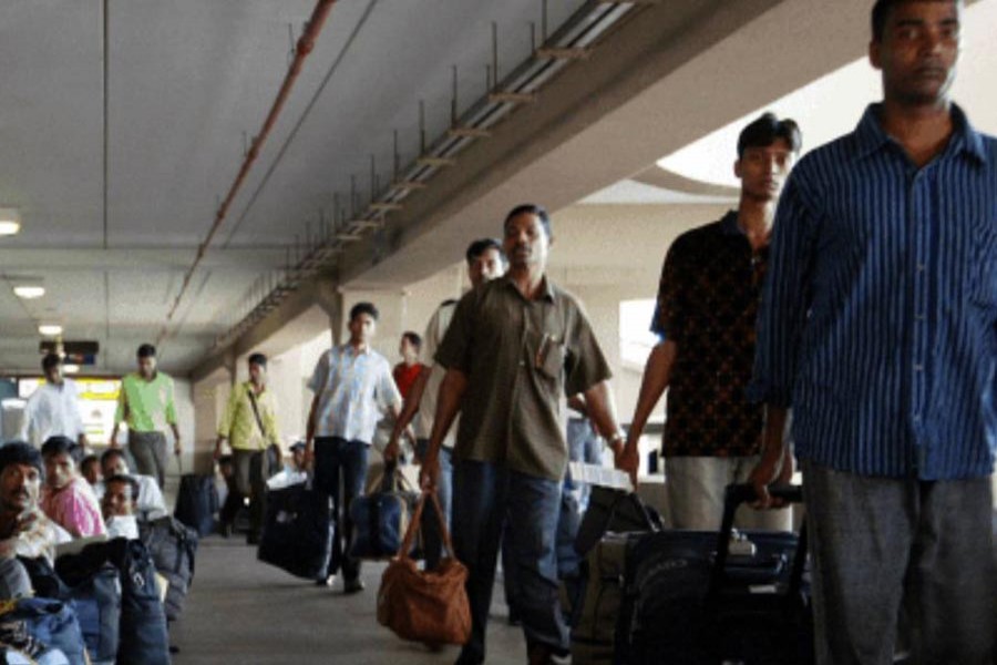 S Arabia deports 132 more Bangladeshi workers