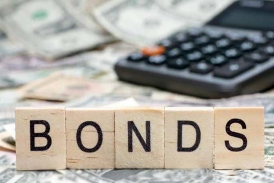 Move to coax expats into forex bonds