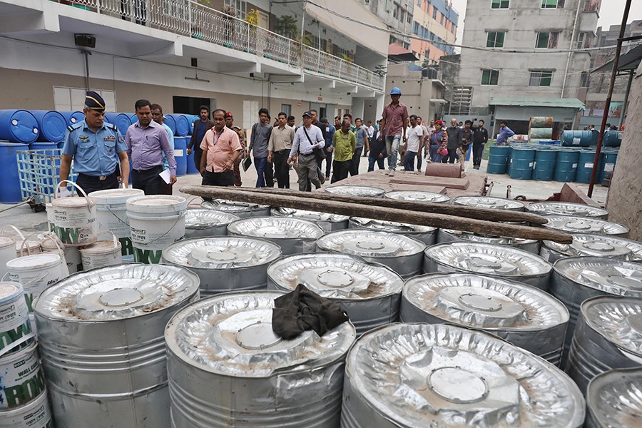 Chemical godowns to be built by June: Minister